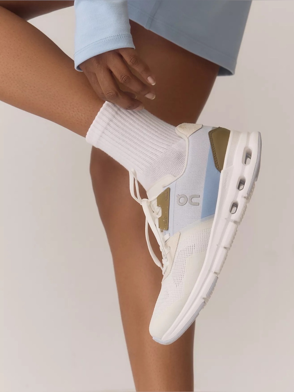 On Running On Cloudrift Sneakers White and Light Blue Athletic Shoes Size 7.5